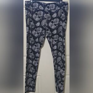Velvet feel skull leggings